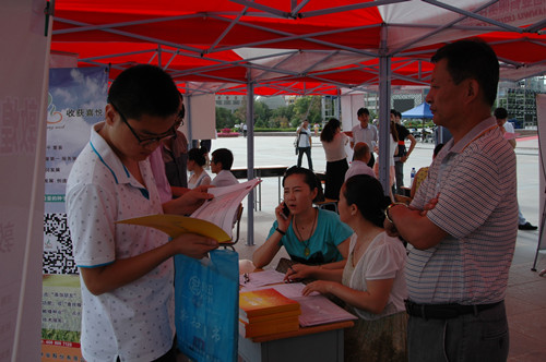 筑巢引鳳，吸納人才 敦煌種業(yè)參加酒泉市人社局組織的大型人才招聘會(huì)