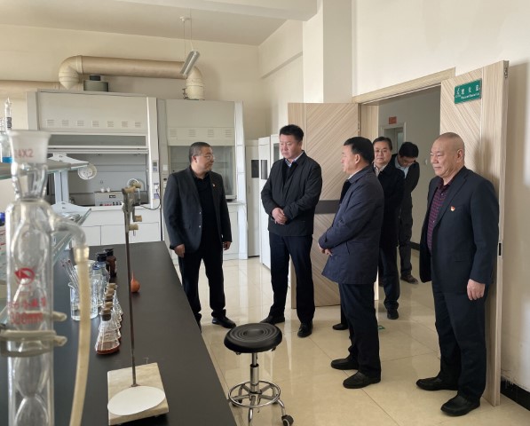 酒泉市政府黨組成員、副市長哈里別克來敦煌種業(yè)調研指導工作