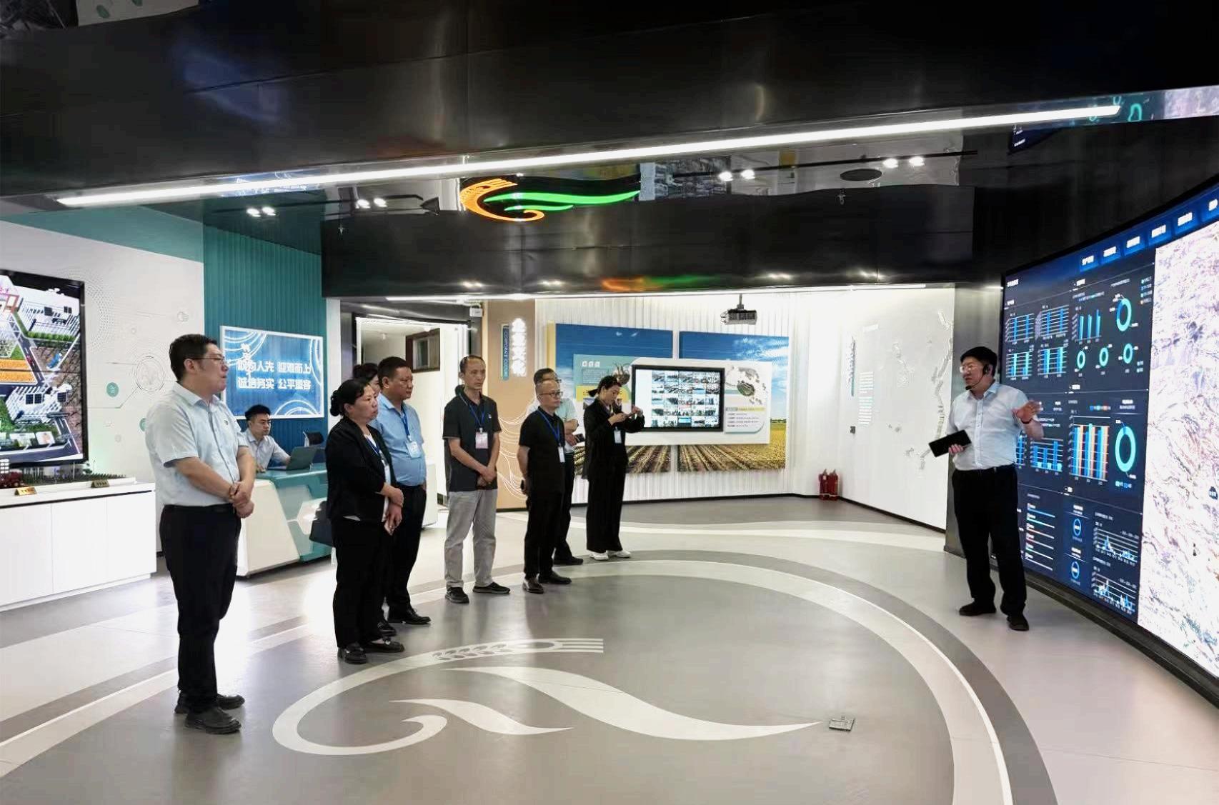 敦煌種業(yè)接受第九屆甘肅省人民政府質量獎評審專家組現(xiàn)場評審